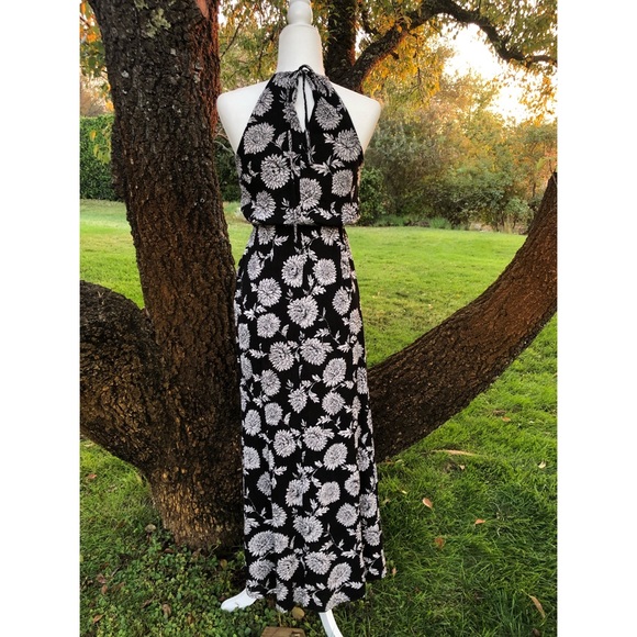 🌊Forever 21 Black& White Floral Maxi Dress - Picture 3 of 4